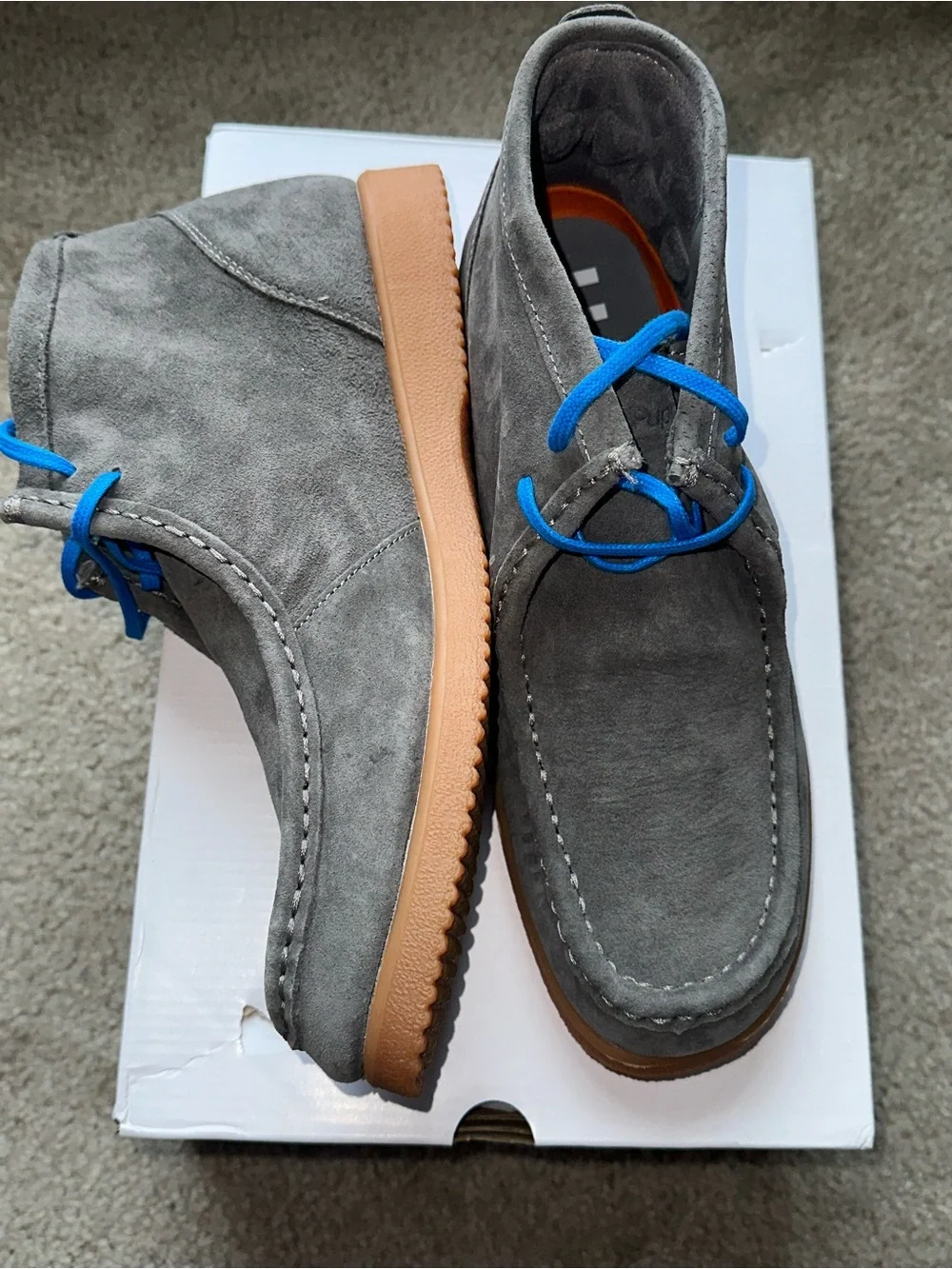 Gray Suede Men’s Casual Shoes with Blue Laces